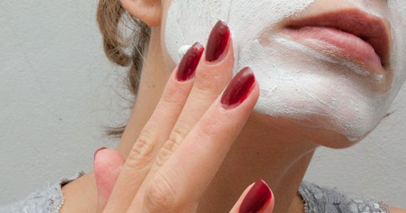 اسکراب روشن کننده صورت آدرا ۱۵۰ میلی لیتر